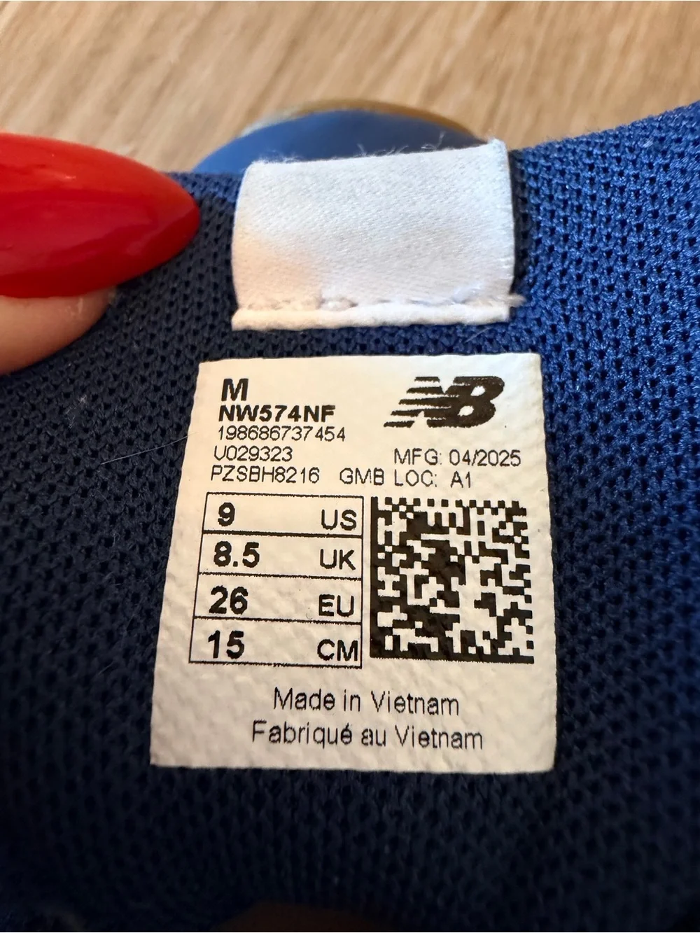 New Balance Kids Navy and Red Hook-and-Loop Sneakers